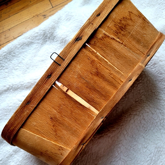 Vintage plastic grape clusters in bushel basket•Set of 2 grapes• - Picture 6 of 14